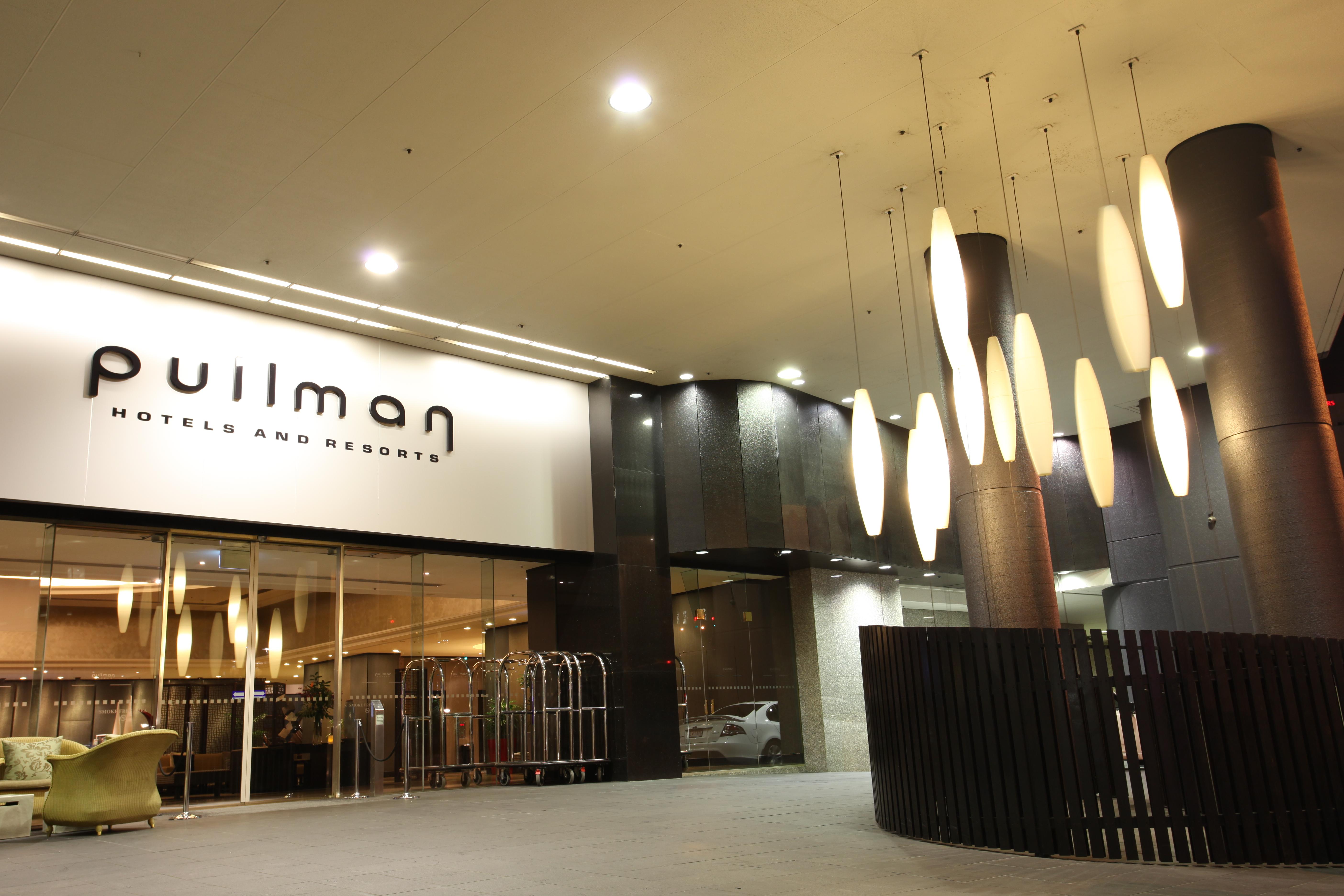 Pullman Brisbane King George Square Hotel Екстериор снимка